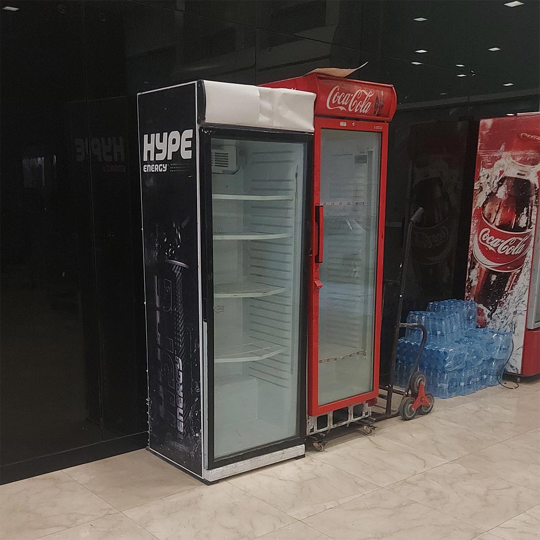 قیمت یخچال نوشابه مشکی HYPE Energy دست دوم دیجی کالا ایستاده نوشیدنی دیوار